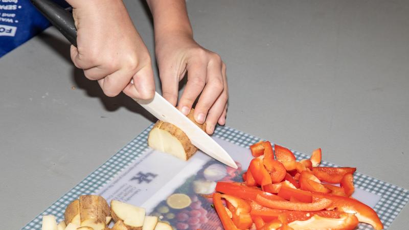 slicing food